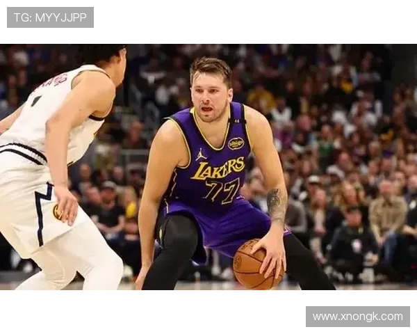 NBA赛季激战正酣，詹姆斯再度领衔湖人迎战勇士，东契奇状态火热力压群雄