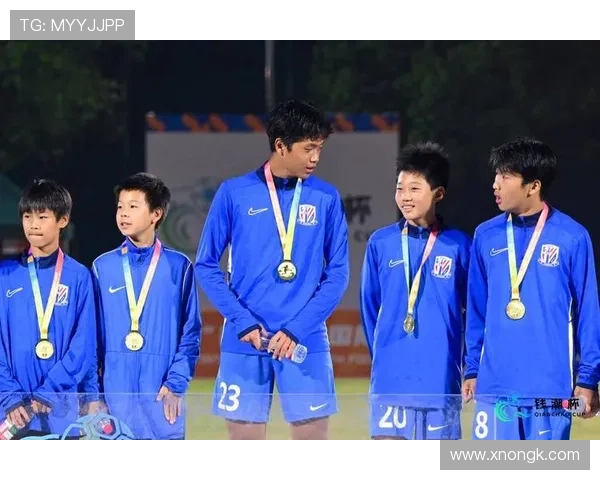 年轻球星爆发带领球队逆转夺冠引燃全国体育激情时刻震撼赛场风云 年轻球星爆发带领球队逆转夺冠引燃全国体育激情时刻震撼赛场风云