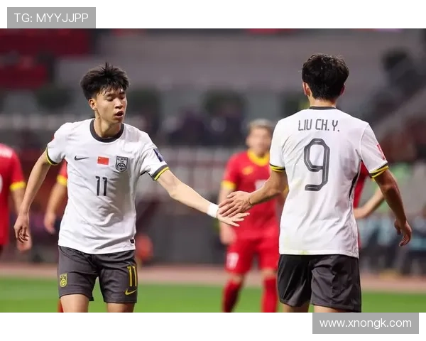 国足备战世预赛新名单出炉主帅强调攻防升级年轻球员崭露头角引发期待