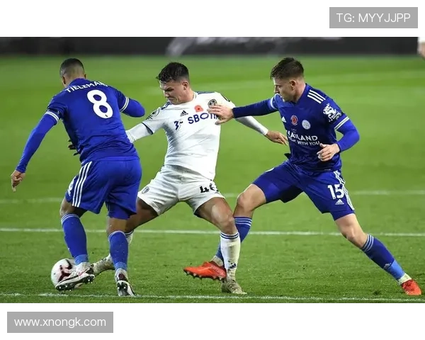 英格兰足球超级联赛新赛季精彩纷呈，豪门球队争夺激烈，球迷期待无限